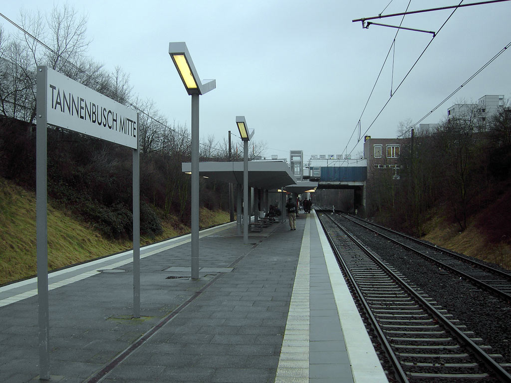 Stadtbahnhaltestelle Tannenbusch Mitte in Bonn